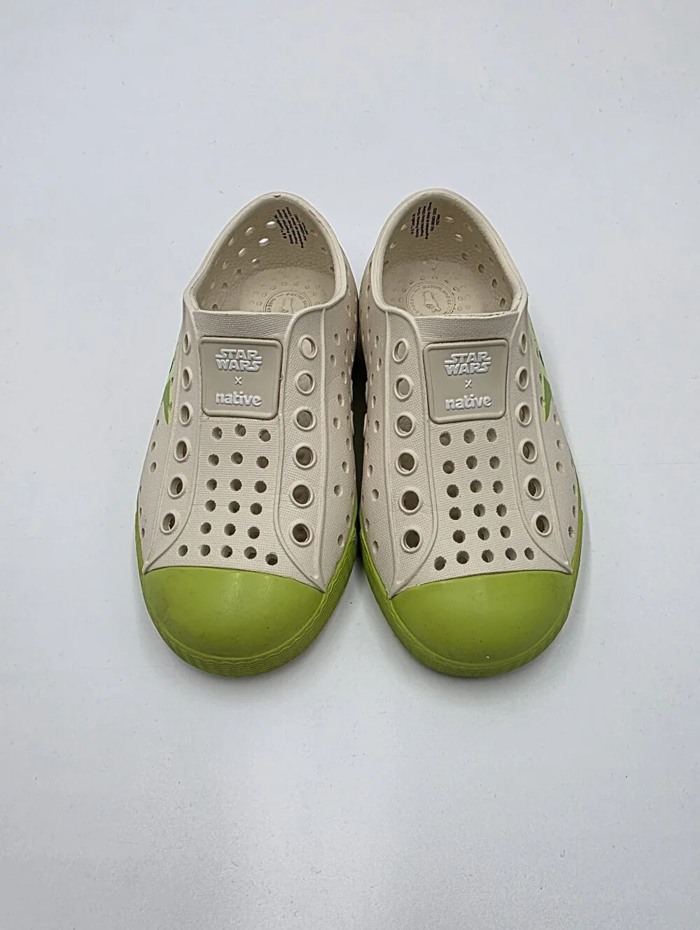 Native x Star Wars toddler Grogu water shoes size 7